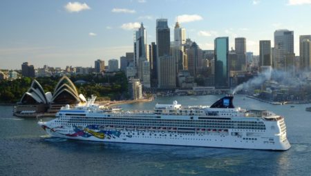 webcam sydney harbour cruise ships