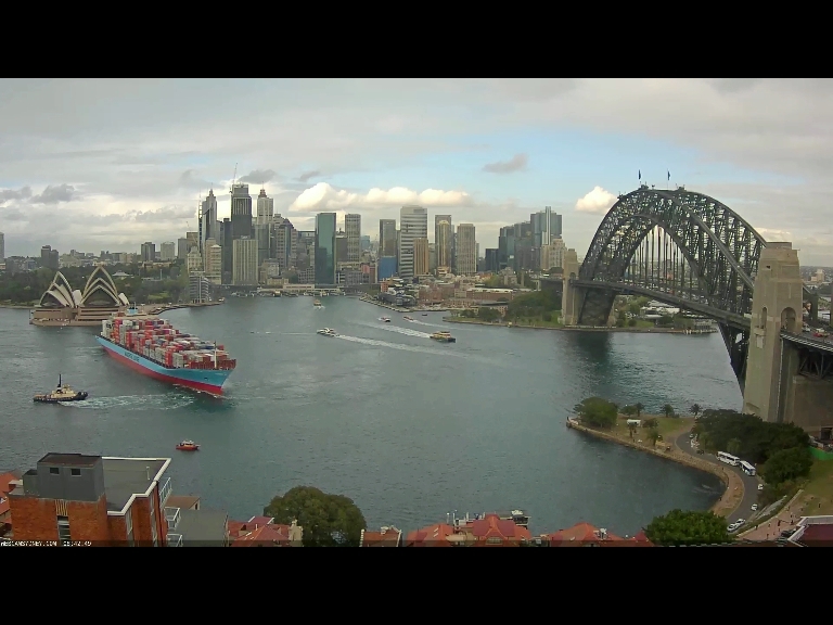 Leda Maersk container ship doing donuts Leda Maersk container ship doing donuts